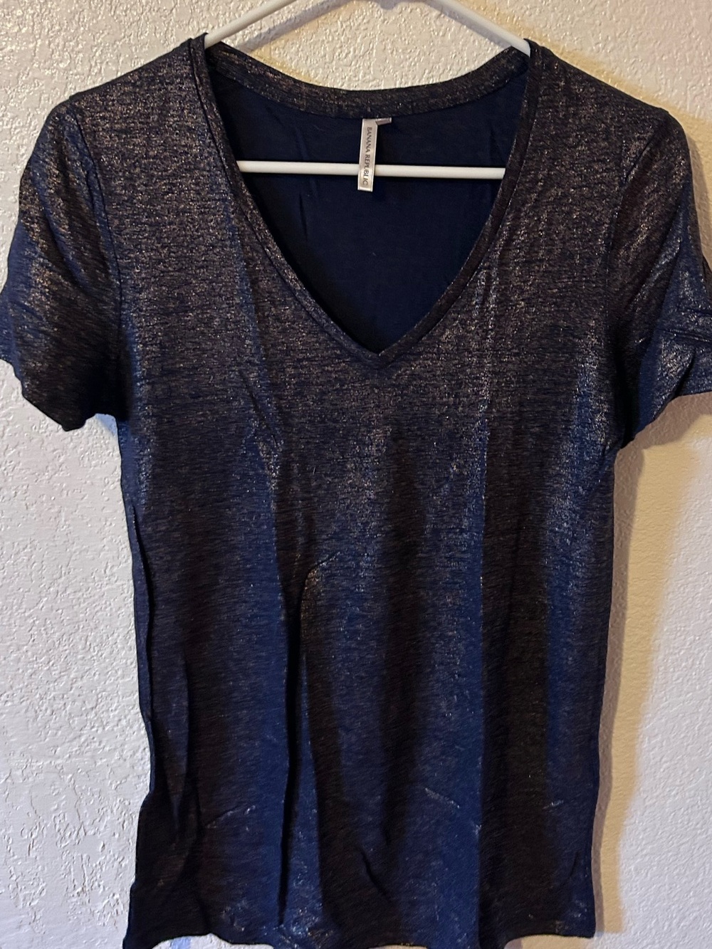 3for1: Banana Republic Shimmer V-neck linen foil tees